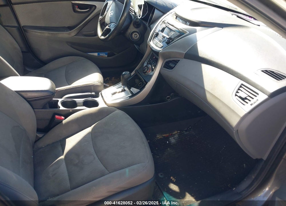 2013 HYUNDAI ELANTRA VIN: 5NPDH4AE5DH319057