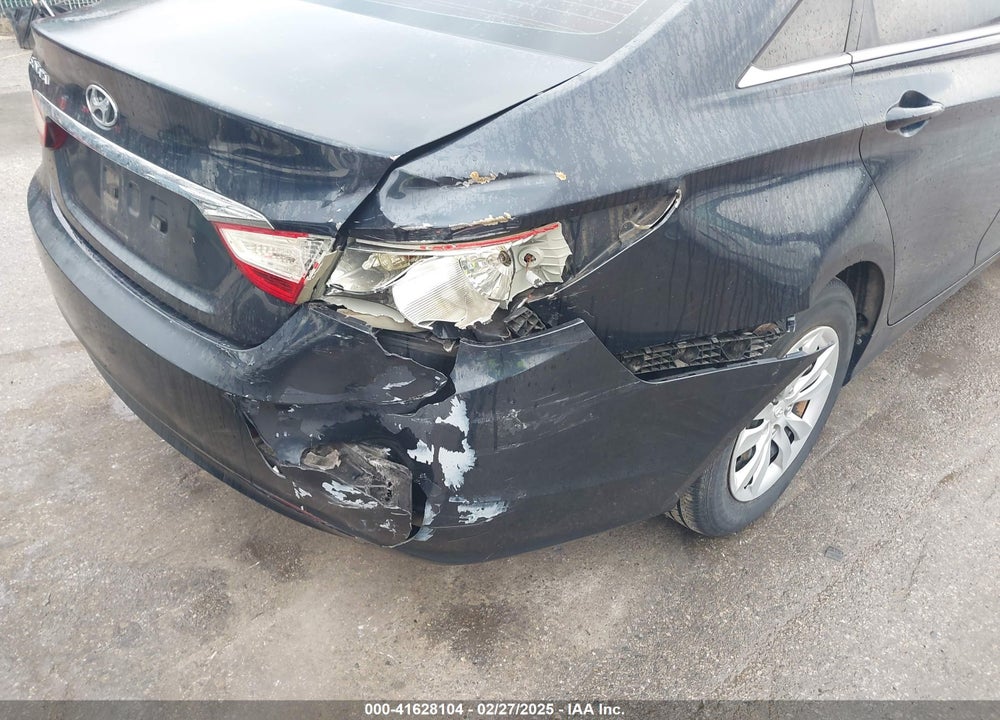 2012 HYUNDAI SONATA GLS VIN: 5NPEB4AC1CH353130