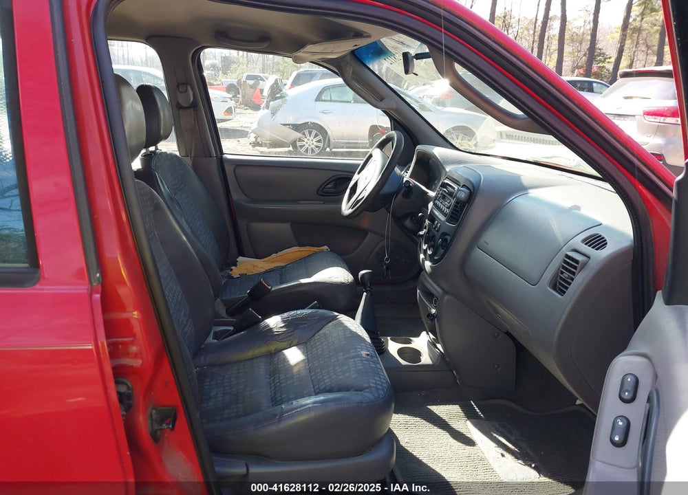 2002 FORD ESCAPE XLS VIN: 1FMYU01B52KC83604