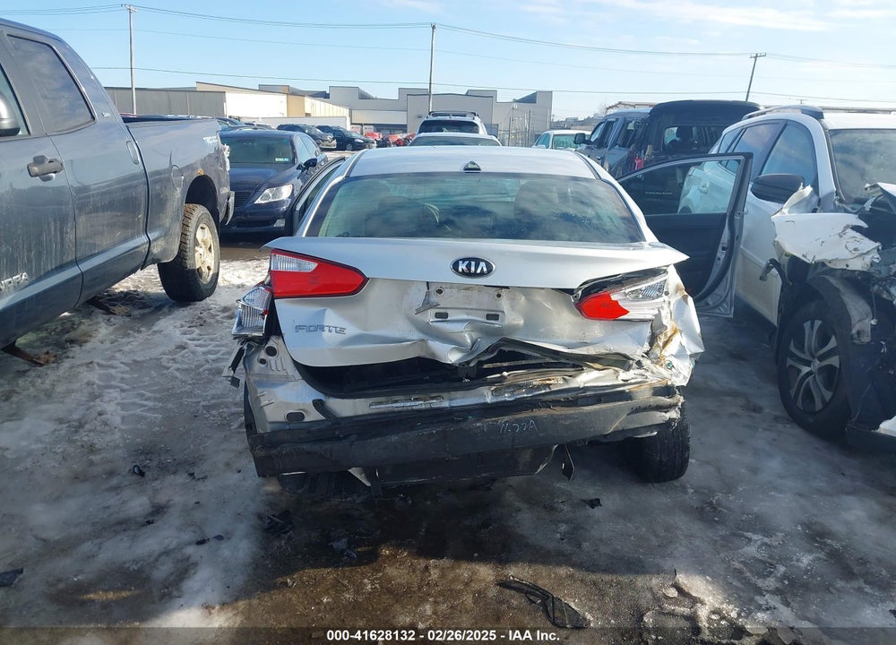 2015 KIA FORTE VIN: KNAFX4A62F5374957