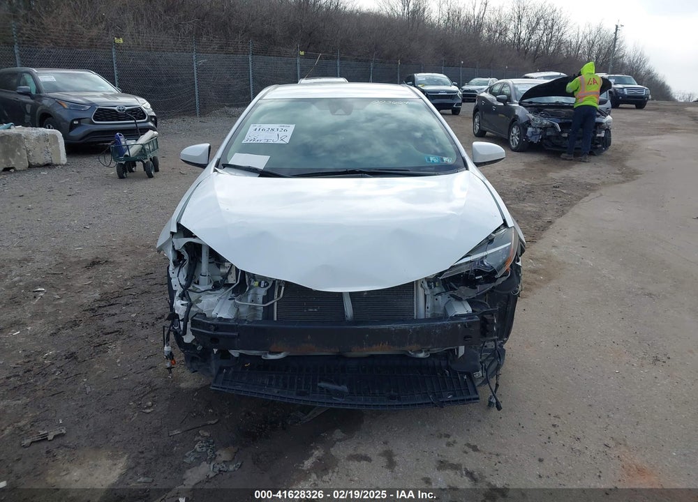 2018 TOYOTA COROLLA LE VIN: 2T1BURHE7JC003664