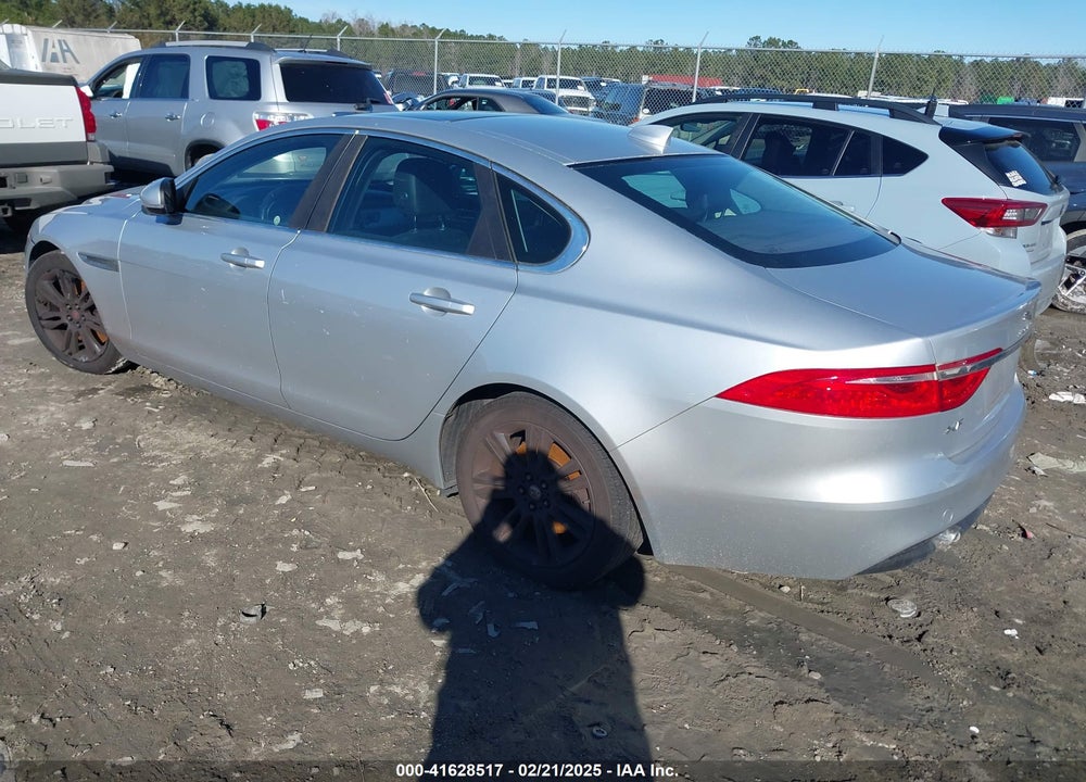 2017 JAGUAR XF VIN: SAJBR4BV5HCY33559