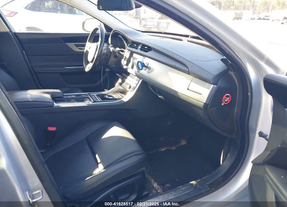 2017 JAGUAR XF VIN: SAJBR4BV5HCY33559