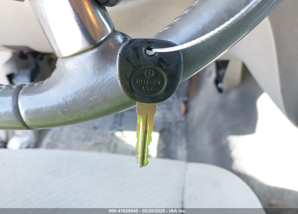 2007 GMC YUKON SLE VIN: 1GKFC13C57R317747