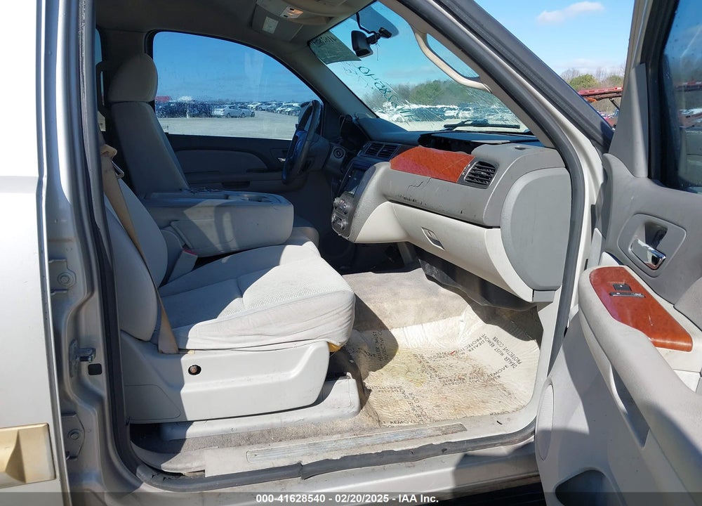 2007 GMC YUKON SLE VIN: 1GKFC13C57R317747