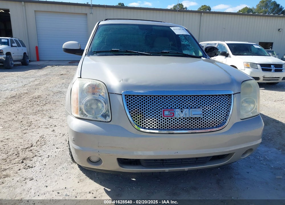 2007 GMC YUKON SLE VIN: 1GKFC13C57R317747