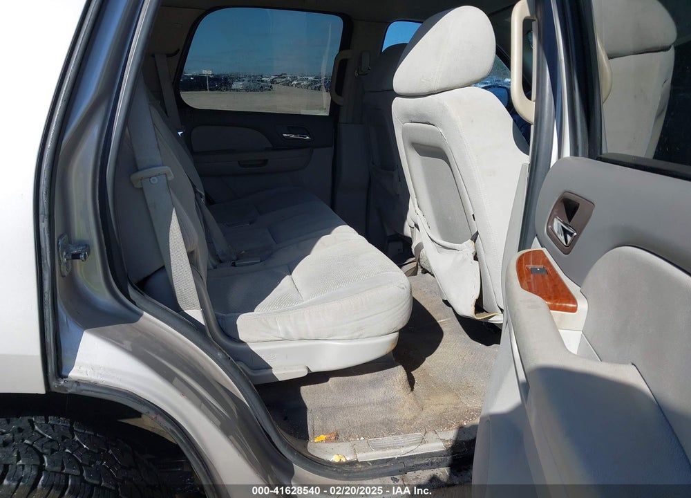 2007 GMC YUKON SLE VIN: 1GKFC13C57R317747