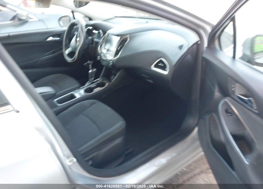 2017 CHEVROLET CRUZE VIN: 3G1BE6SM6HS588612