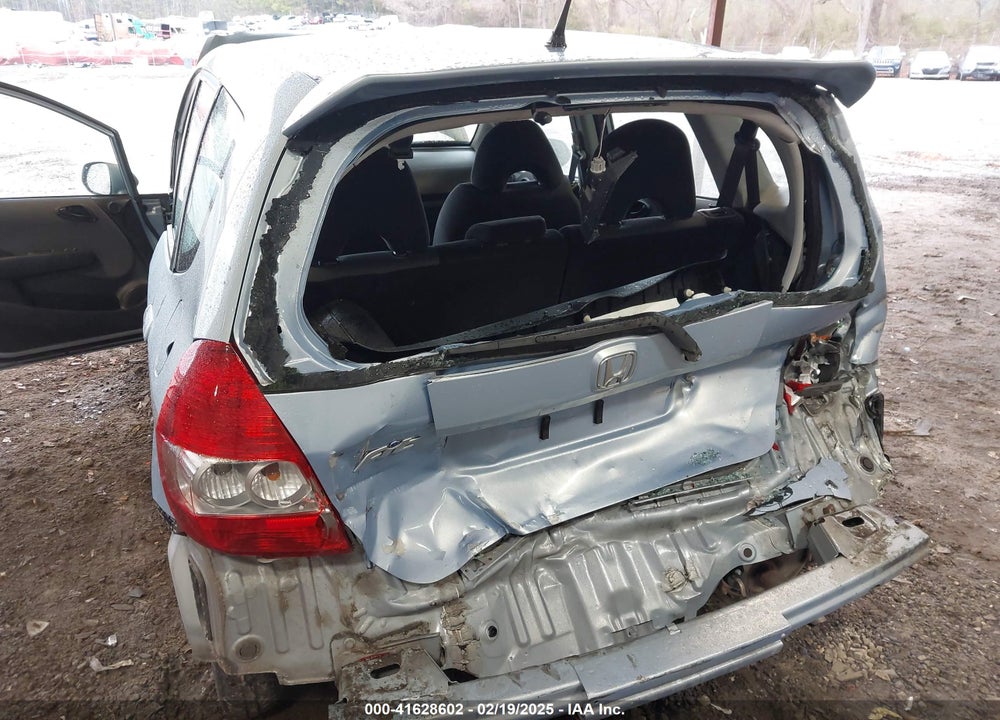 2008 HONDA FIT VIN: JHMGD38658S035581