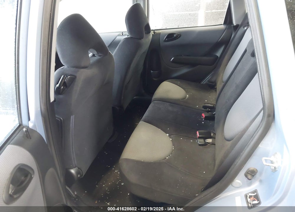2008 HONDA FIT VIN: JHMGD38658S035581