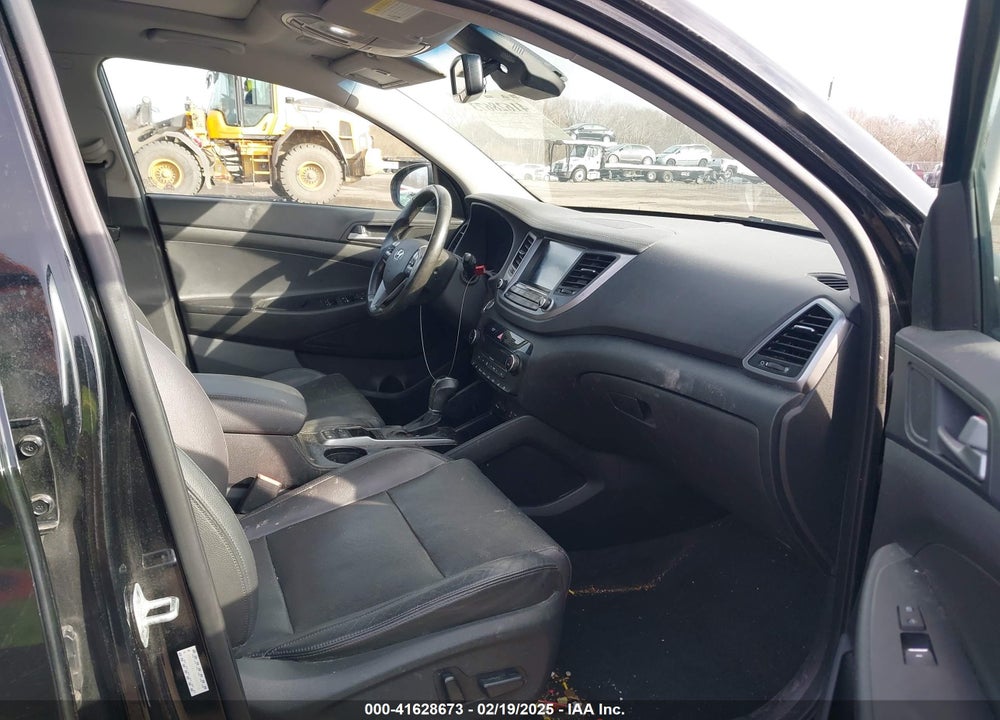 2016 HYUNDAI TUCSON LIMITED VIN: KM8J3CA27GU260116