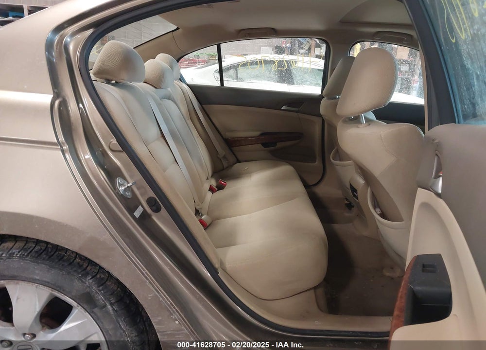 2010 HONDA ACCORD 2.4 EX VIN: 1HGCP2F77AA153187