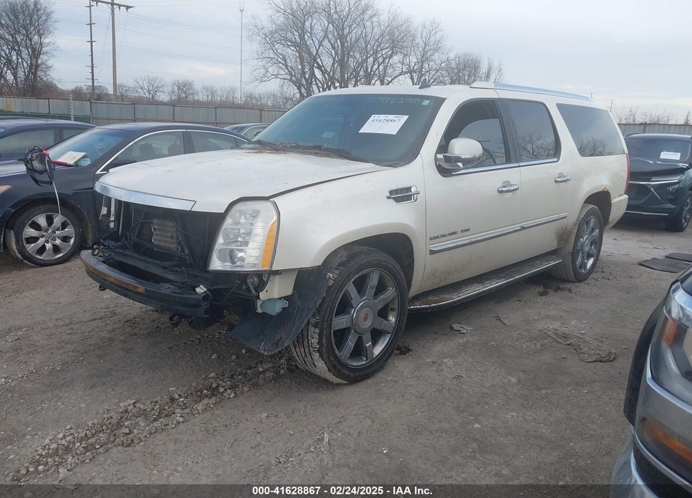 2010 CADILLAC ESCALADE ESV VIN: 1GYUKHEF7AR157913