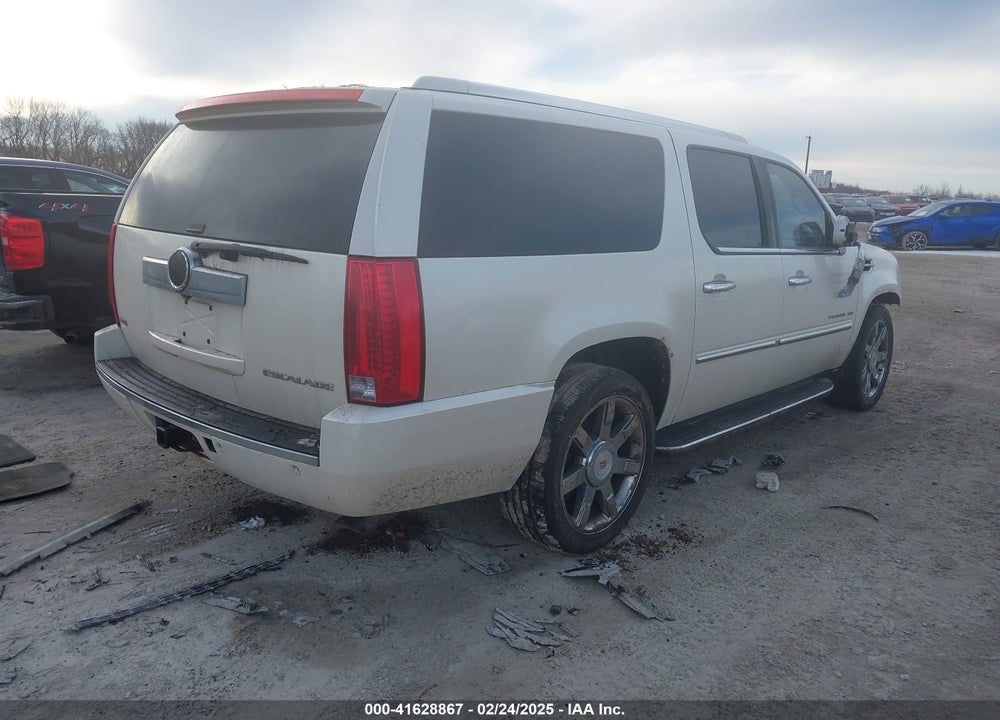 2010 CADILLAC ESCALADE ESV VIN: 1GYUKHEF7AR157913