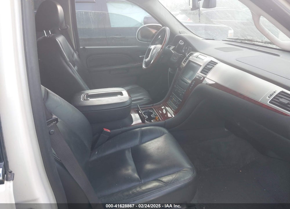 2010 CADILLAC ESCALADE ESV VIN: 1GYUKHEF7AR157913