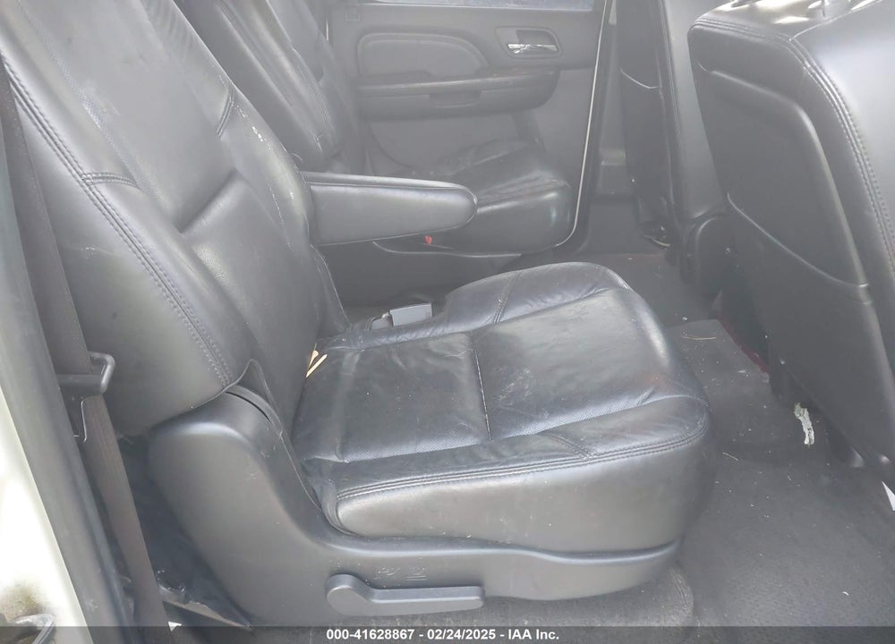 2010 CADILLAC ESCALADE ESV VIN: 1GYUKHEF7AR157913
