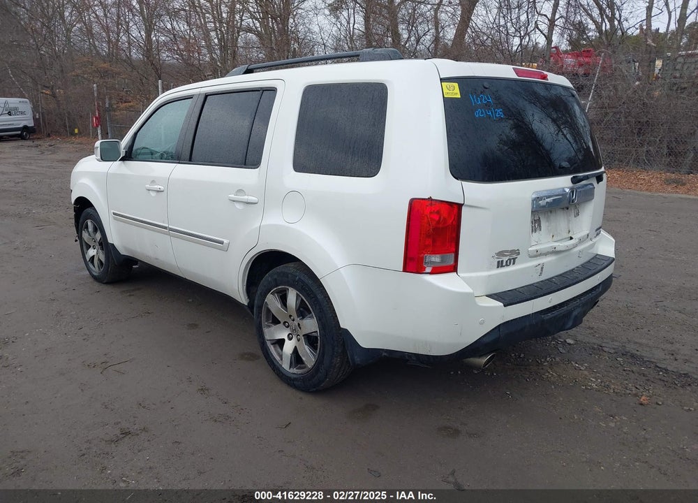 2015 HONDA PILOT TOURING VIN: 5FNYF4H92FB042384