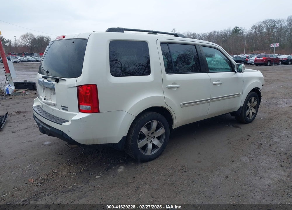 2015 HONDA PILOT TOURING VIN: 5FNYF4H92FB042384