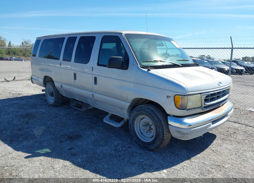 1999 FORD E-350 SUPER DUTY XL/XLT VIN: 1FBSS31S1XHC00521