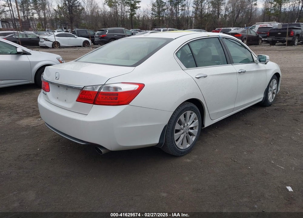 2015 HONDA ACCORD VIN: 1HGCR2F88FA183177