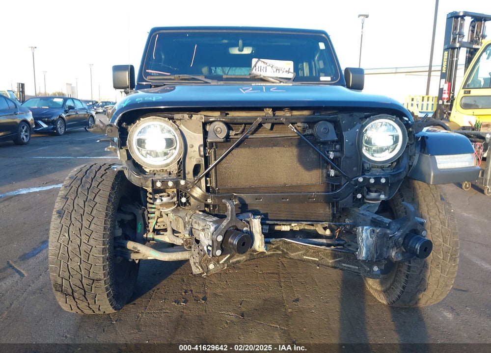 2020 JEEP WRANGLER UNLIMITED SAHARA ALTITUDE 4X4 VIN: 1C4HJXEG3LW211192