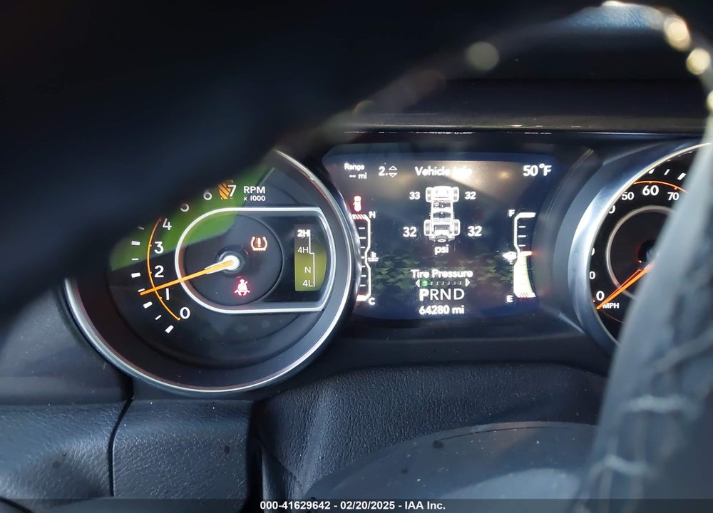 2020 JEEP WRANGLER UNLIMITED SAHARA ALTITUDE 4X4 VIN: 1C4HJXEG3LW211192