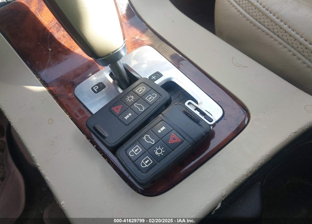 2008 VOLVO XC70 3.2 VIN: YV4BZ982481009473