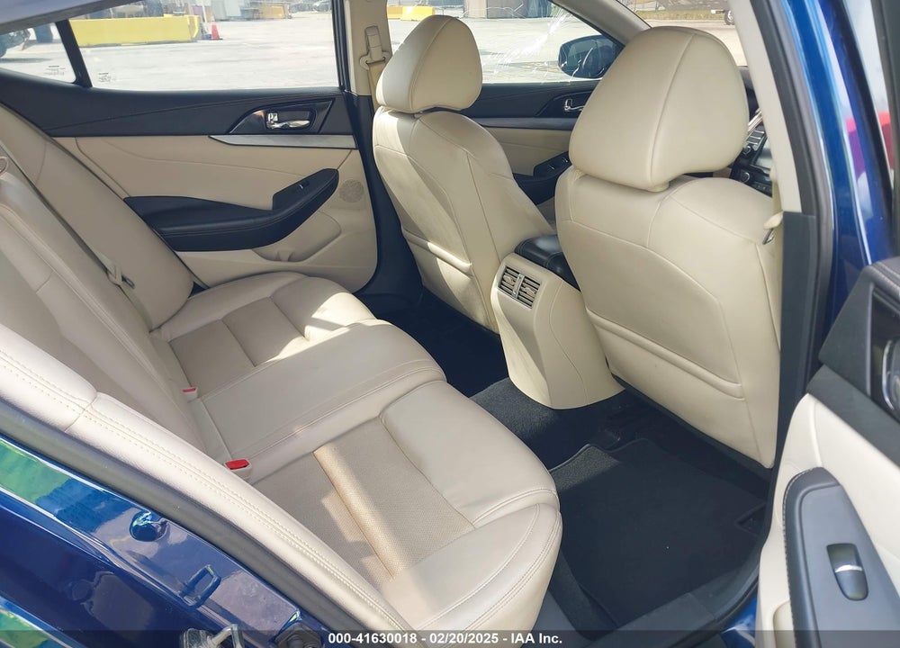 2017 NISSAN MAXIMA 3.5 SL VIN: 1N4AA6AP4HC442814
