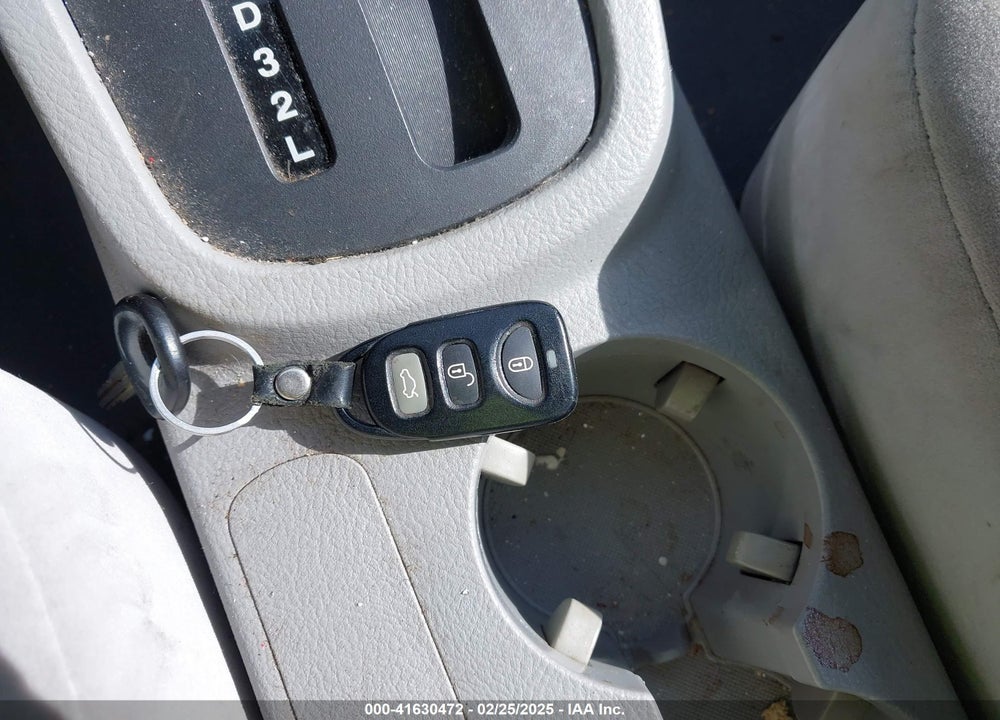 2007 KIA SPECTRA VIN: KNAFE122775458113