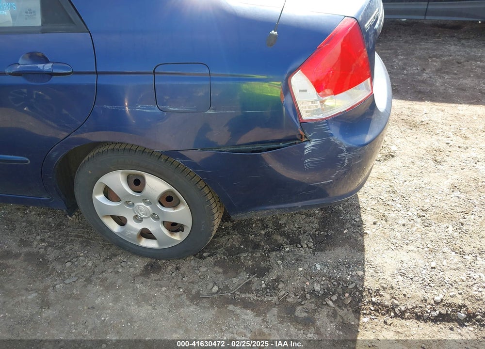 2007 KIA SPECTRA VIN: KNAFE122775458113