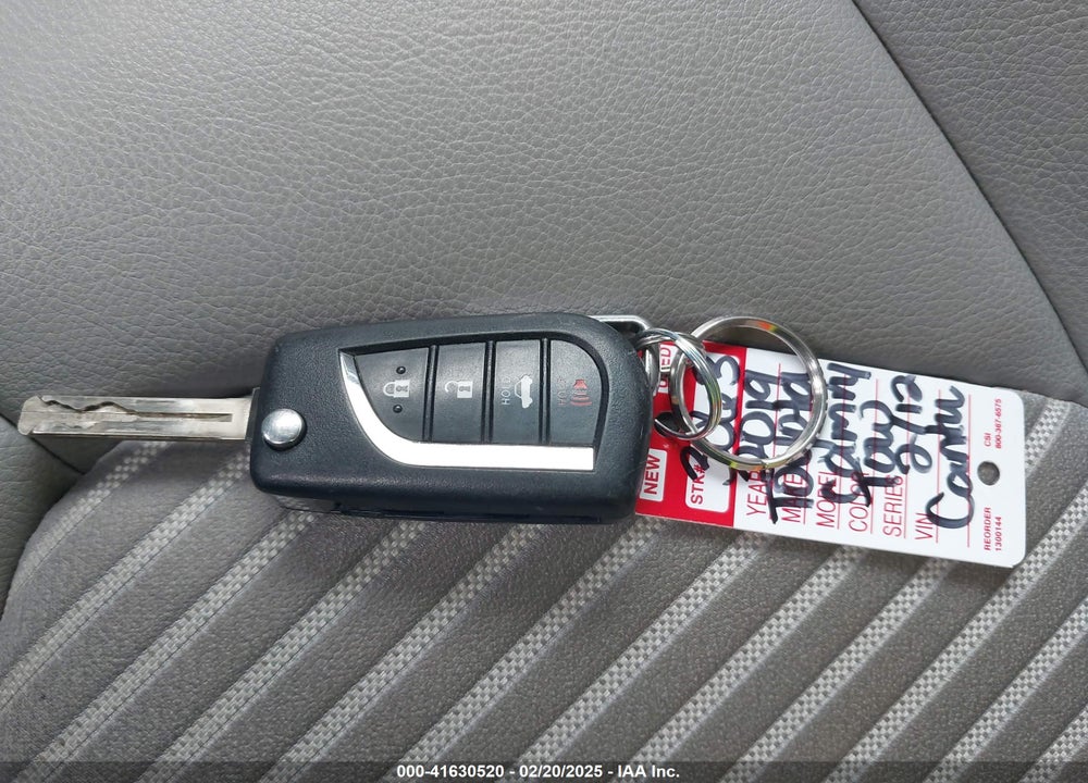 2019 TOYOTA CAMRY SE VIN: 4T1B11HK4KU776401