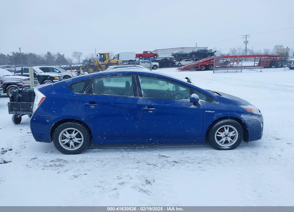 2011 TOYOTA PRIUS TWO VIN: JTDKN3DU1B0256188