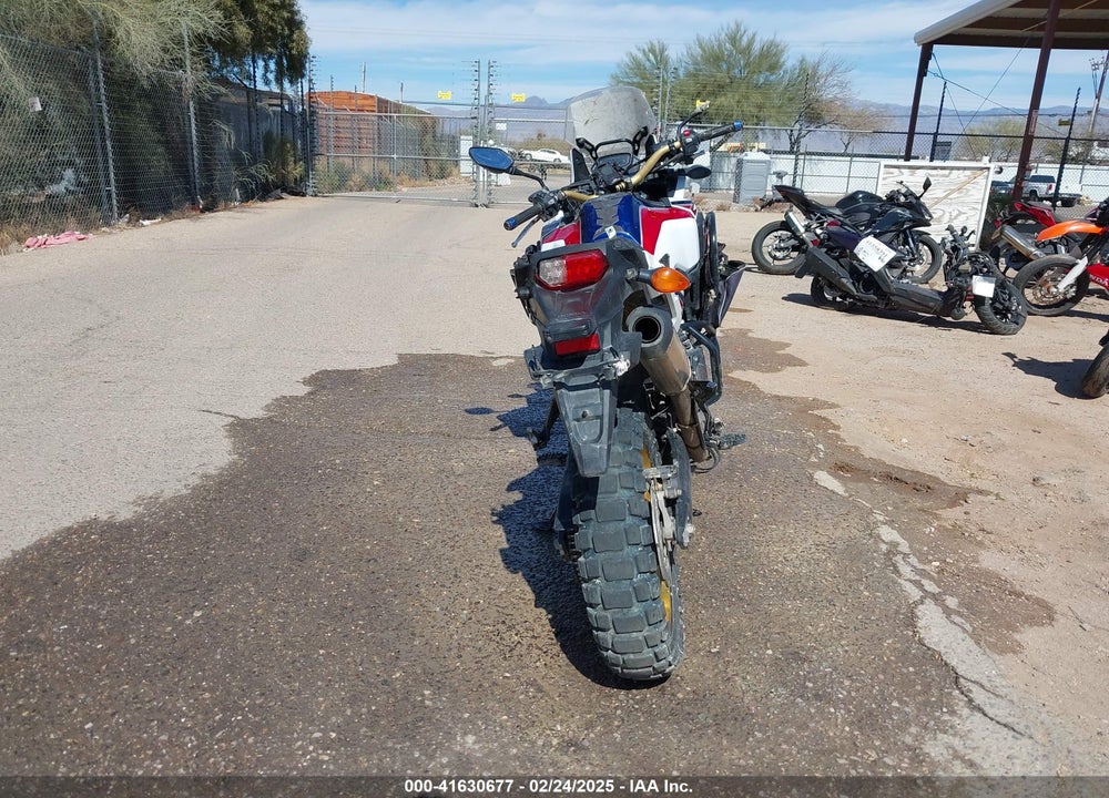 2017 HONDA CRF1000 VIN: JH2SD04G3HK001607