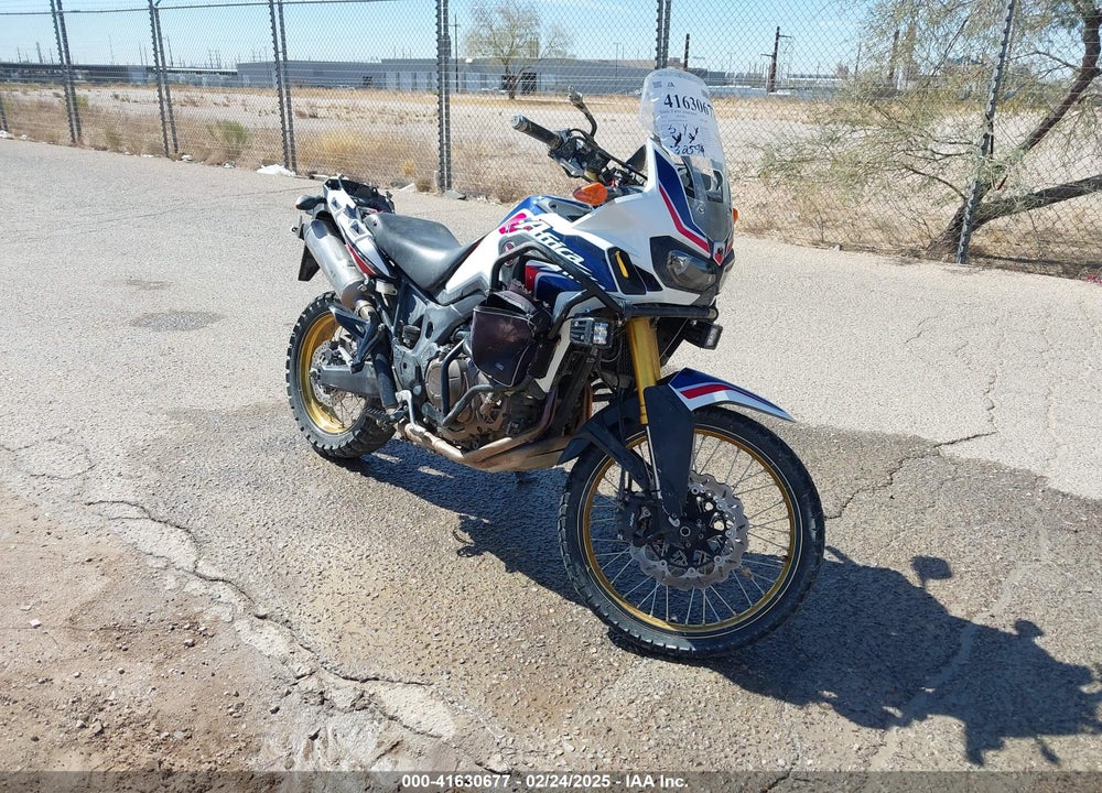 2017 HONDA CRF1000 VIN: JH2SD04G3HK001607