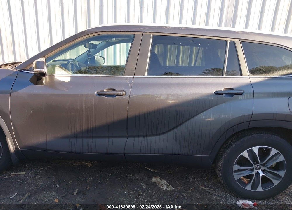 2023 TOYOTA HIGHLANDER XLE VIN: 5TDKDRBH6PS036111