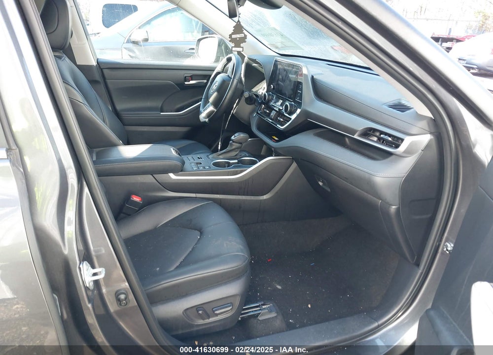 2023 TOYOTA HIGHLANDER XLE VIN: 5TDKDRBH6PS036111