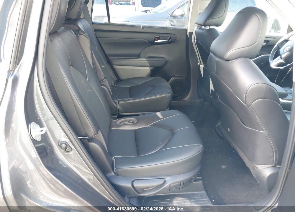 2023 TOYOTA HIGHLANDER XLE VIN: 5TDKDRBH6PS036111