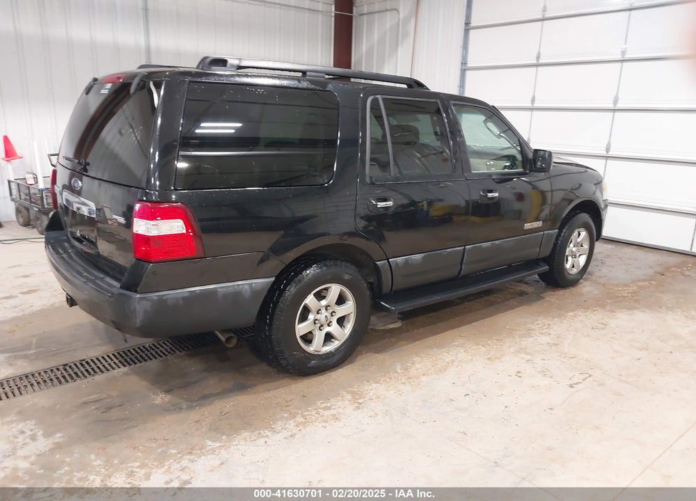 2007 FORD EXPEDITION XLT VIN: 1FMFU16507LA88124