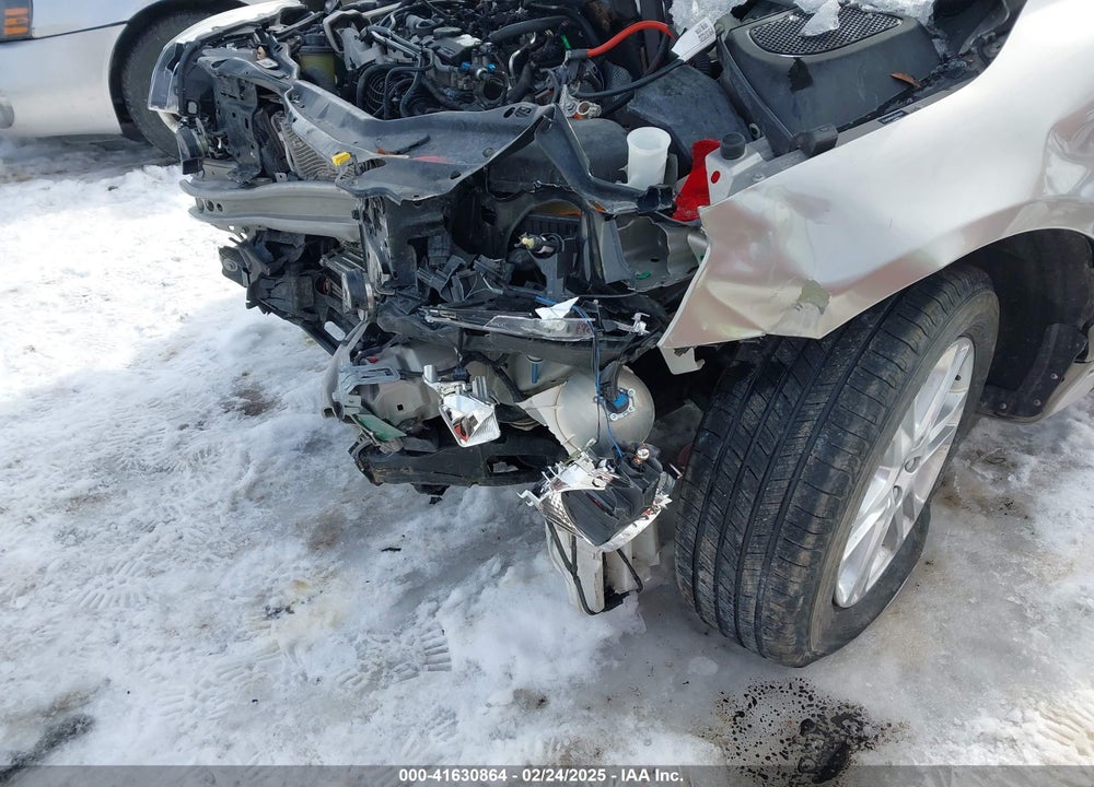 2016 VOLVO XC60 VIN: YV440MDK5G2796227