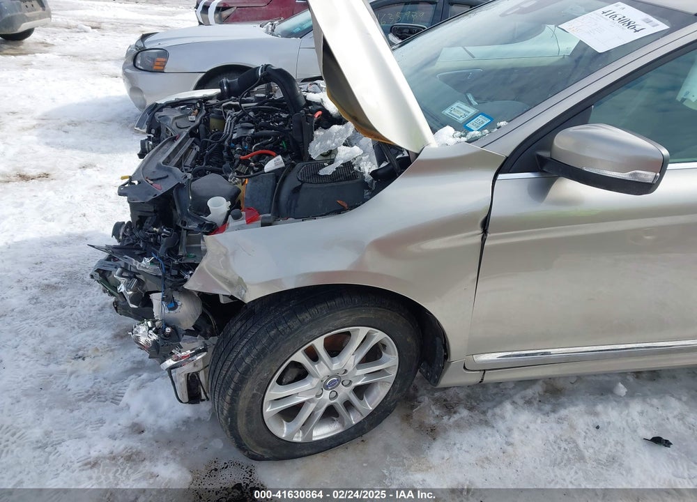 2016 VOLVO XC60 VIN: YV440MDK5G2796227