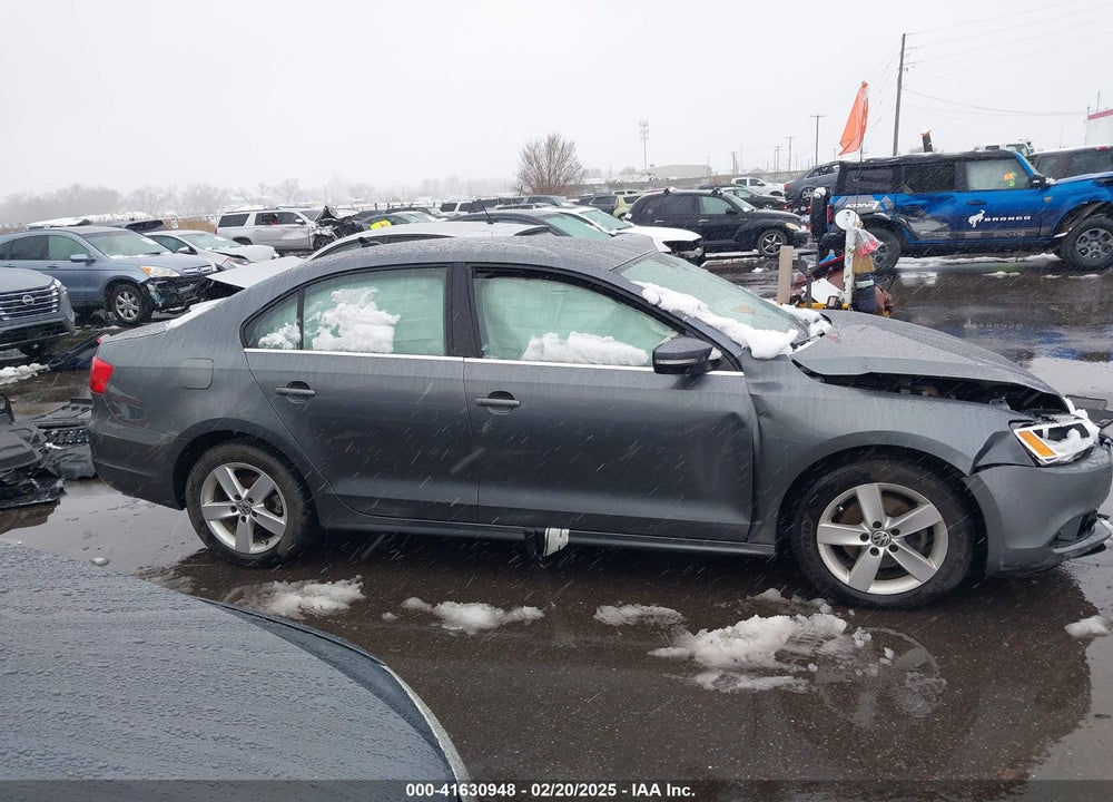 2014 VOLKSWAGEN JETTA 2.0L TDI VIN: 3VWLL7AJ4EM332920