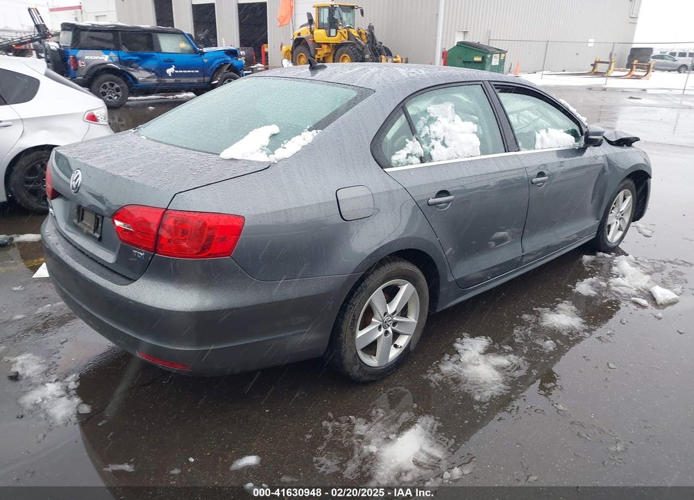 2014 VOLKSWAGEN JETTA 2.0L TDI VIN: 3VWLL7AJ4EM332920