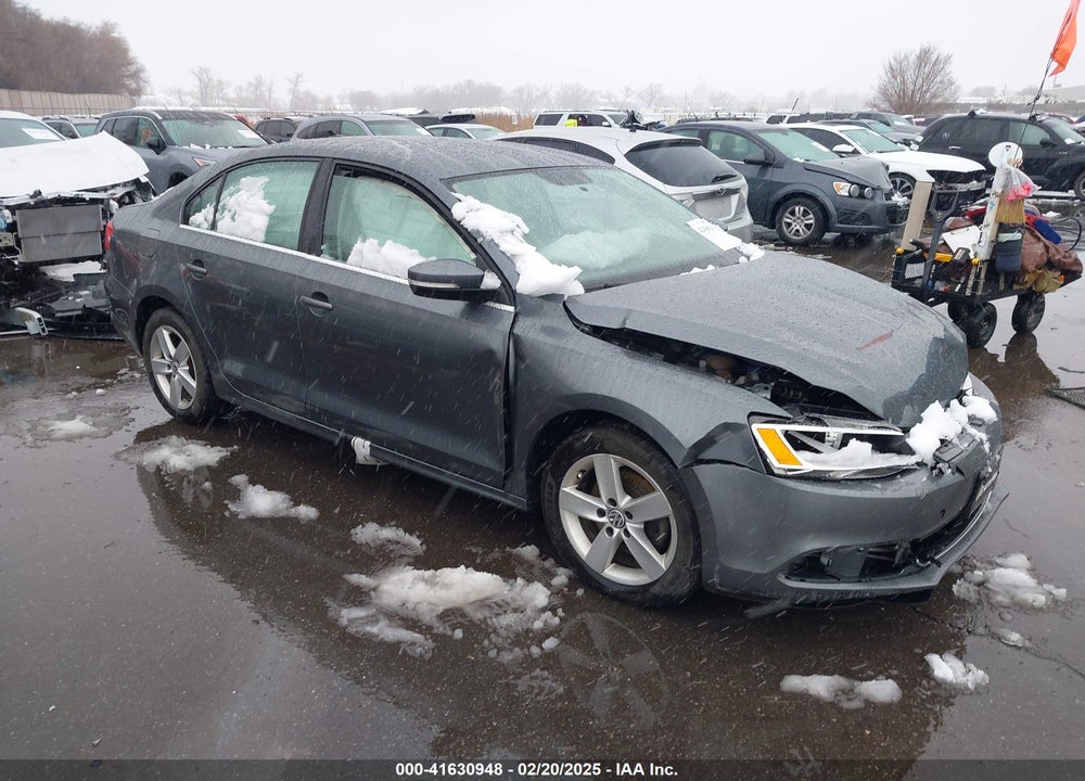 2014 VOLKSWAGEN JETTA 2.0L TDI VIN: 3VWLL7AJ4EM332920