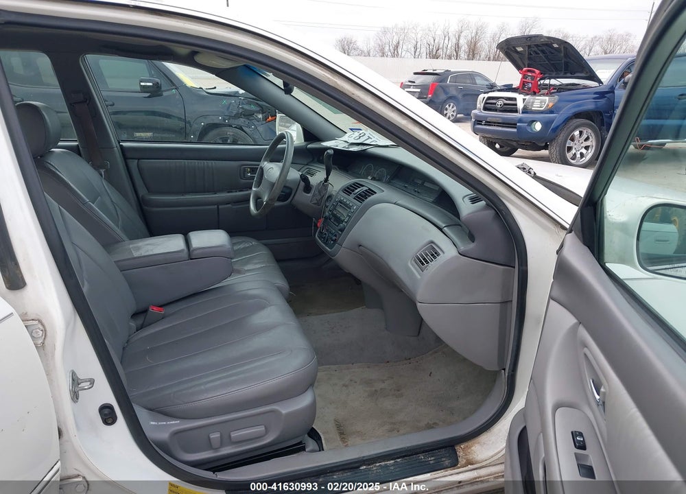 2002 TOYOTA AVALON XL VIN: 4T1BF28B22U226475