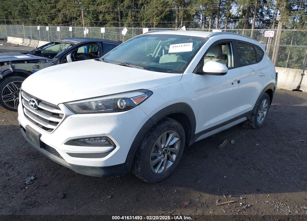 2017 HYUNDAI TUCSON SE VIN: KM8J33A45HU447776