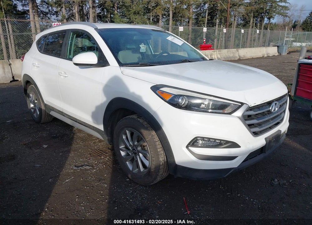 2017 HYUNDAI TUCSON SE VIN: KM8J33A45HU447776