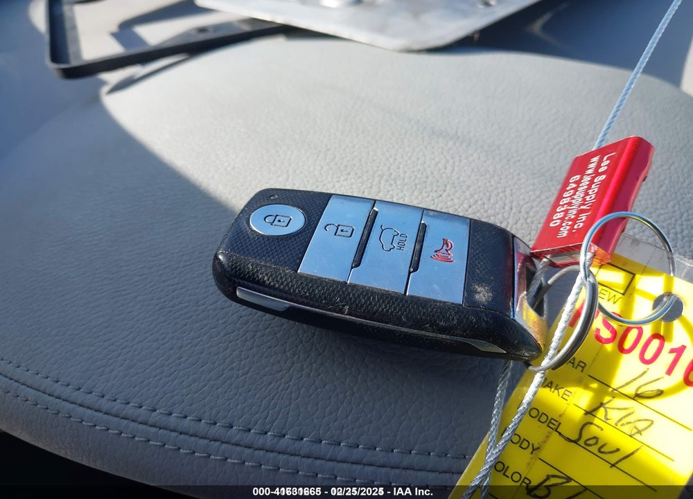 2016 KIA SOUL EV VIN: KNDJX3AE1G7016494
