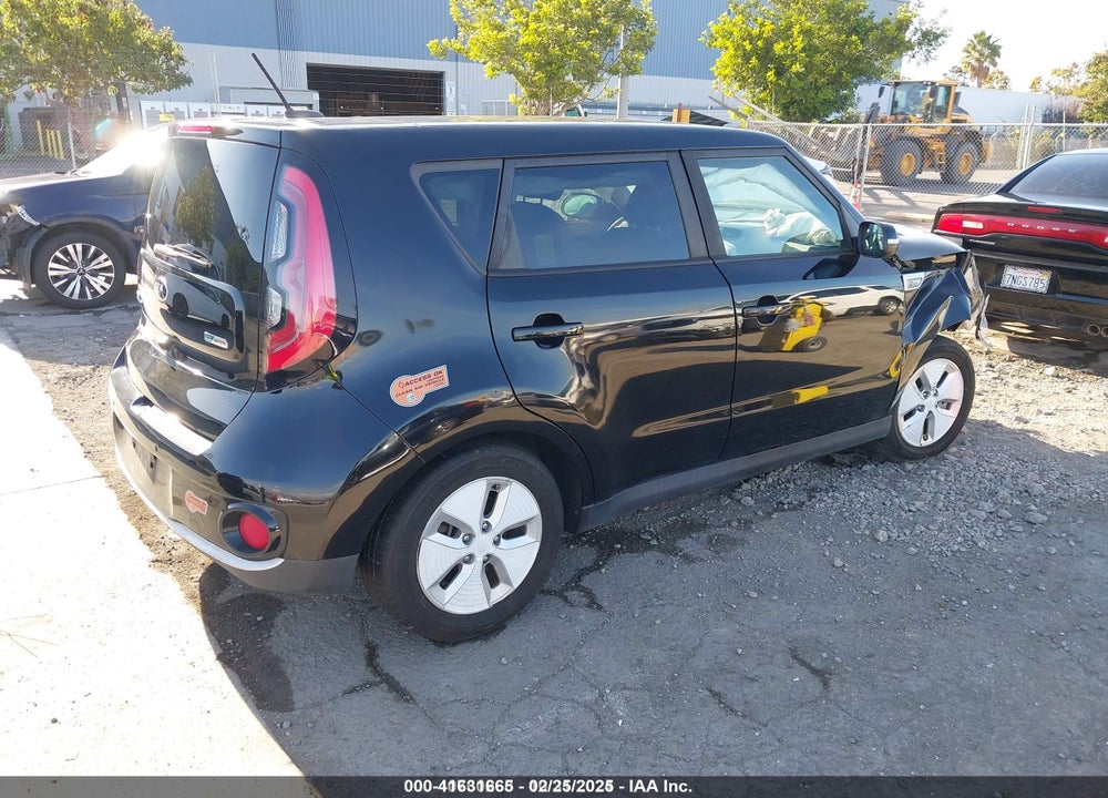2016 KIA SOUL EV VIN: KNDJX3AE1G7016494