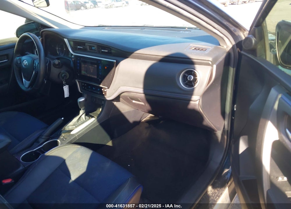 2018 TOYOTA COROLLA SE VIN: 2T1BURHE2JC031596