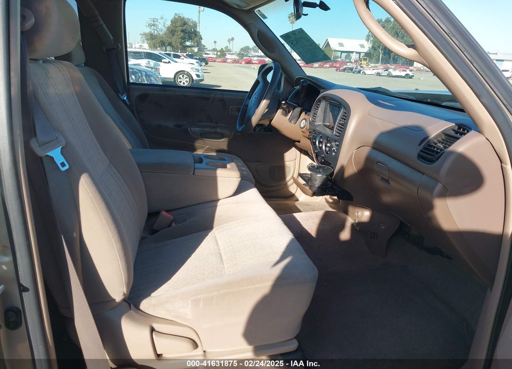 2004 TOYOTA TUNDRA SR5 V8 VIN: 5TBBT441X4S446386